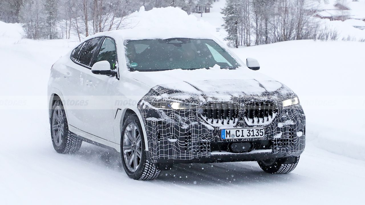 BMW X6 Facelift 2023, primeras fotos espía (interior incluido) del renovado SUV Coupé