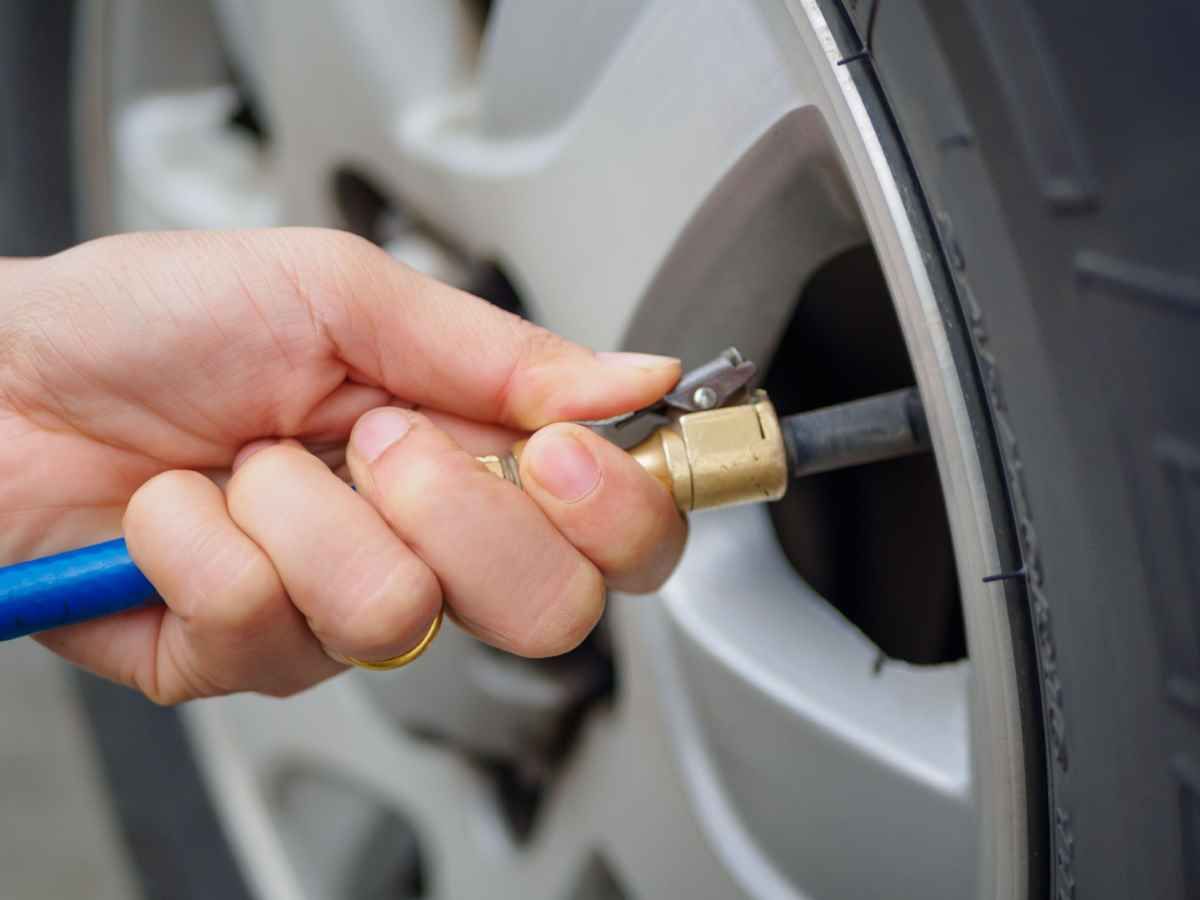 Cómo inflar las ruedas del coche