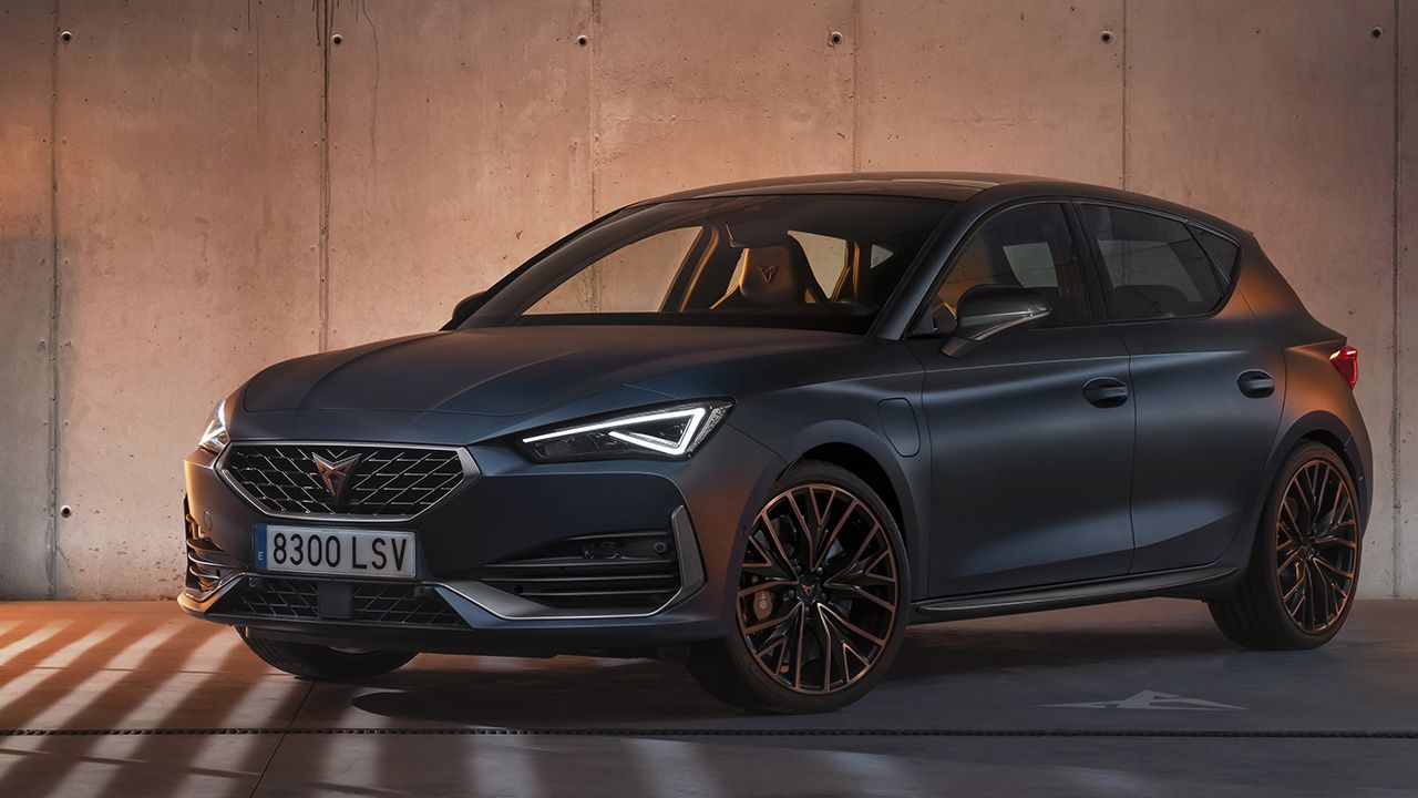 CUPRA León e-Hybrid 2022, el compacto híbrido mejora su dinámica y rendimiento