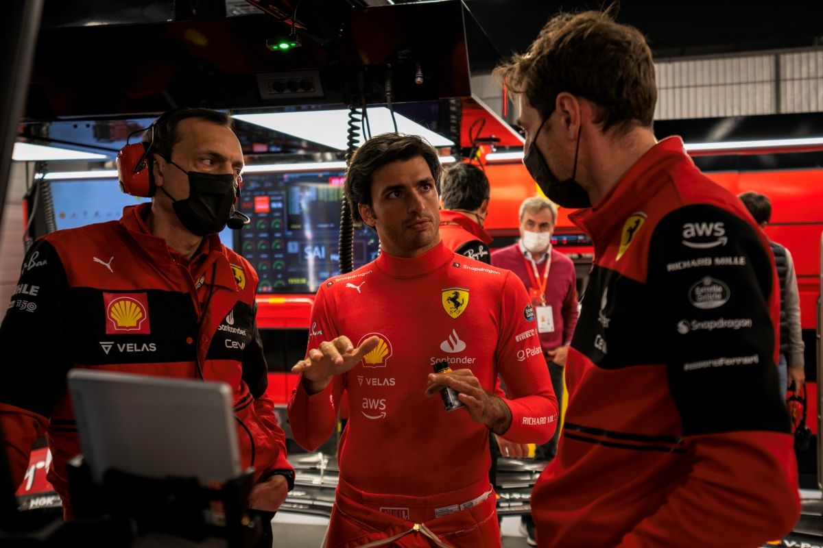 Ferrari considera prioritaria la renovación de Carlos Sainz