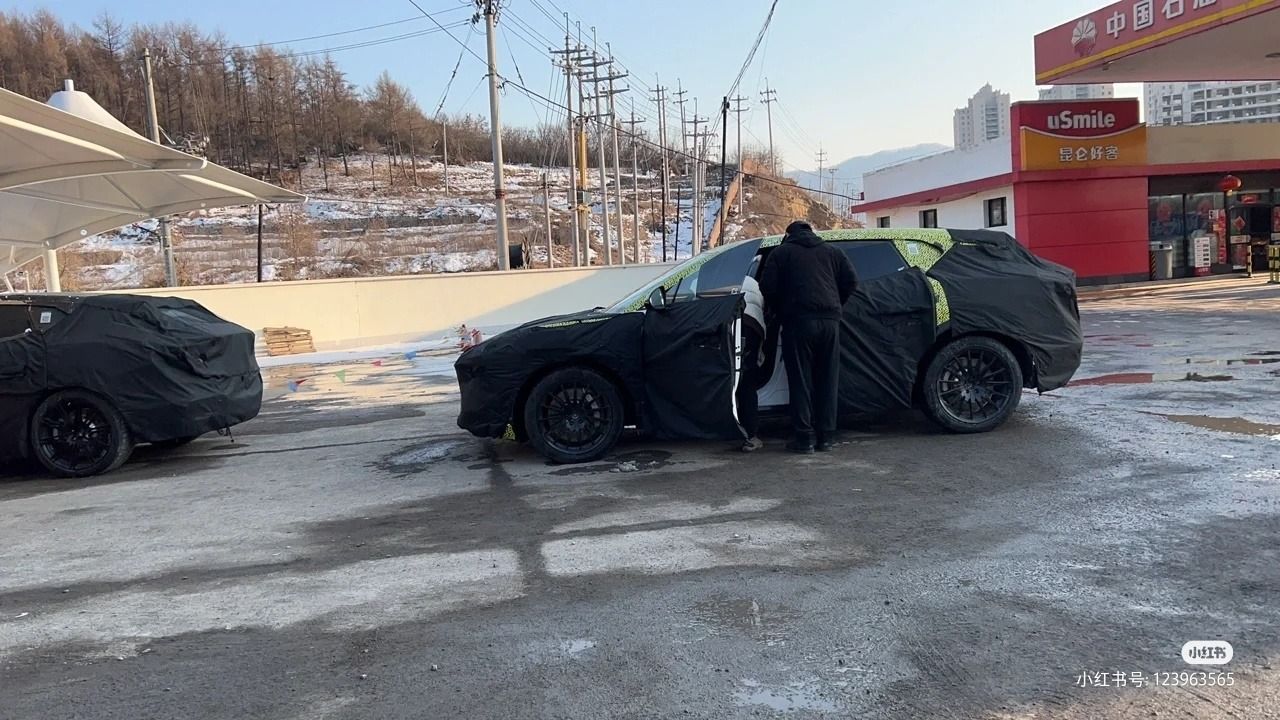 Fotos espía del prototipo del nuevo Lotus Type 132, el SUV eléctrico en China 