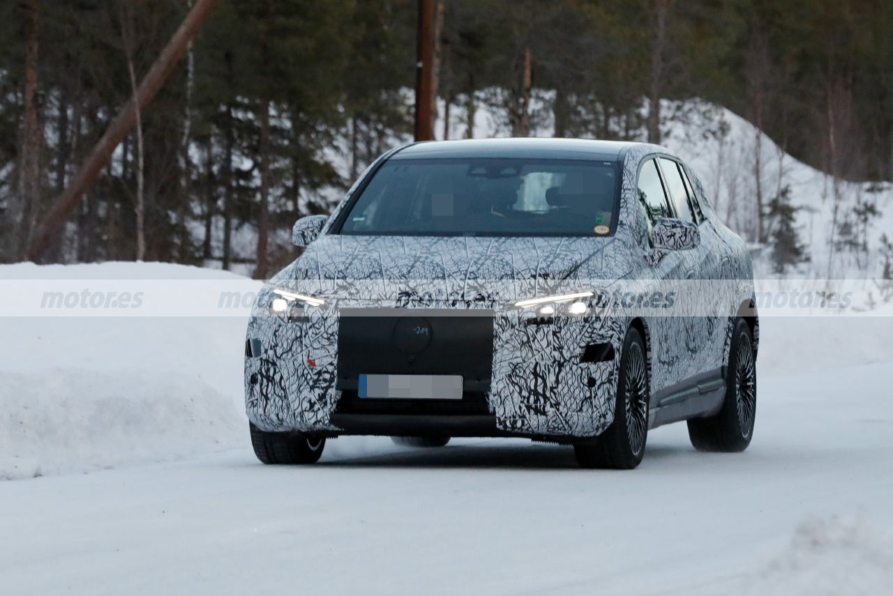 El Mercedes-AMG EQE SUV 53 2023, rival del Tesla Model X, cazado en fotos espía