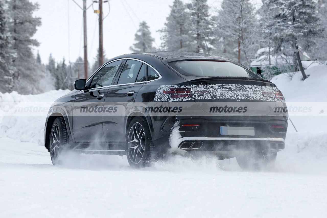 Foto espía Mercedes-AMG GLE 63 Coupé Facelift 2023