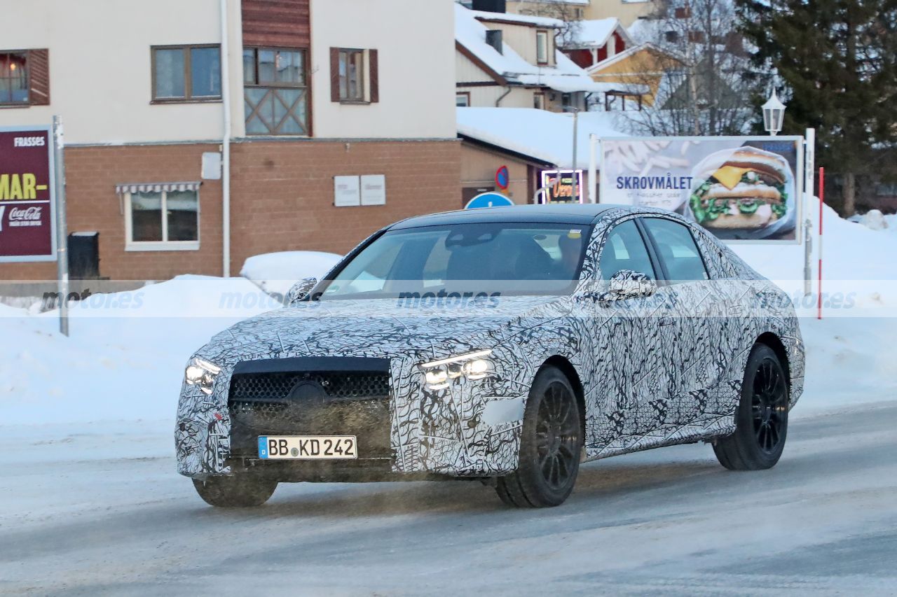 Avistado el nuevo Mercedes Clase E PHEV 2023 en las pruebas de invierno