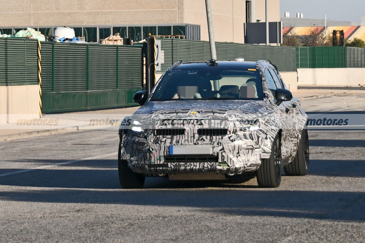 El futuro Polestar 4 2024, el SUV coupé eléctrico, cazado en sus primeras fotos espía