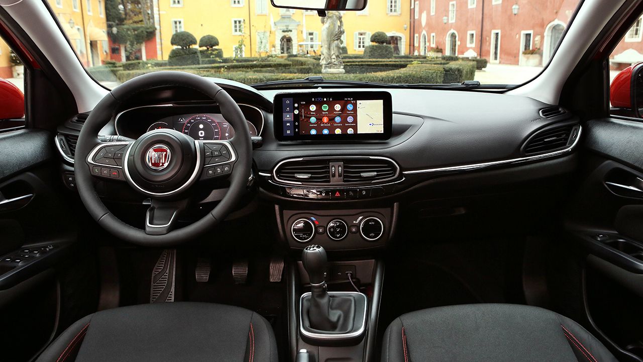 FIAT Tipo Cross Station Wagon - interior