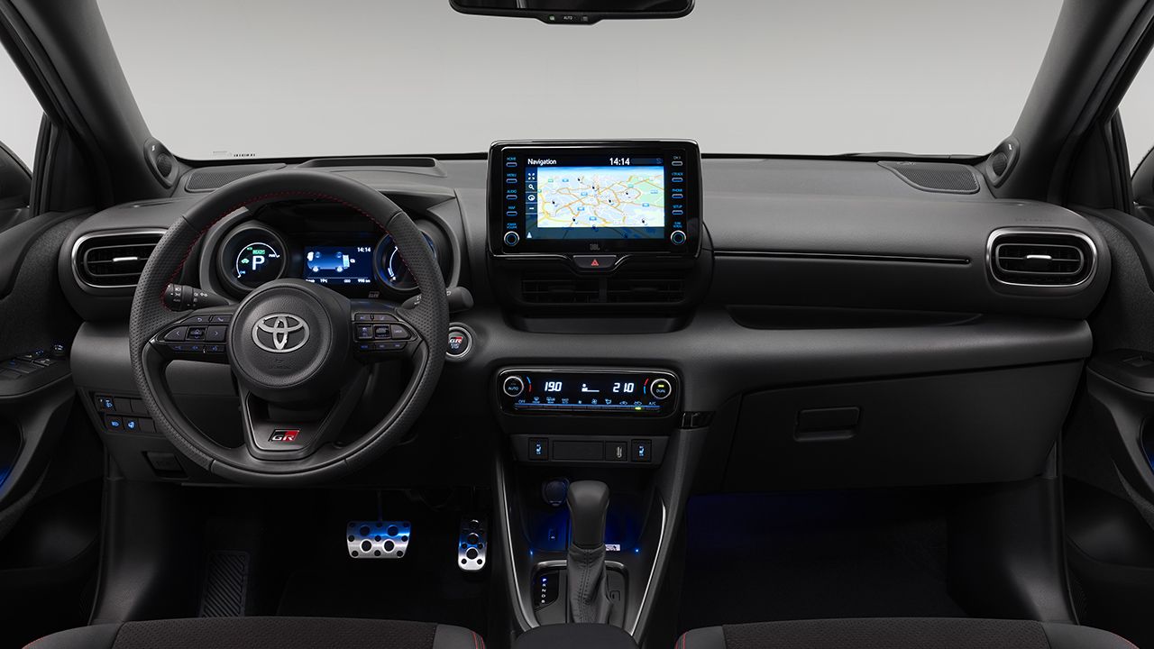 Toyota Yaris GR Sport 2022 - interior