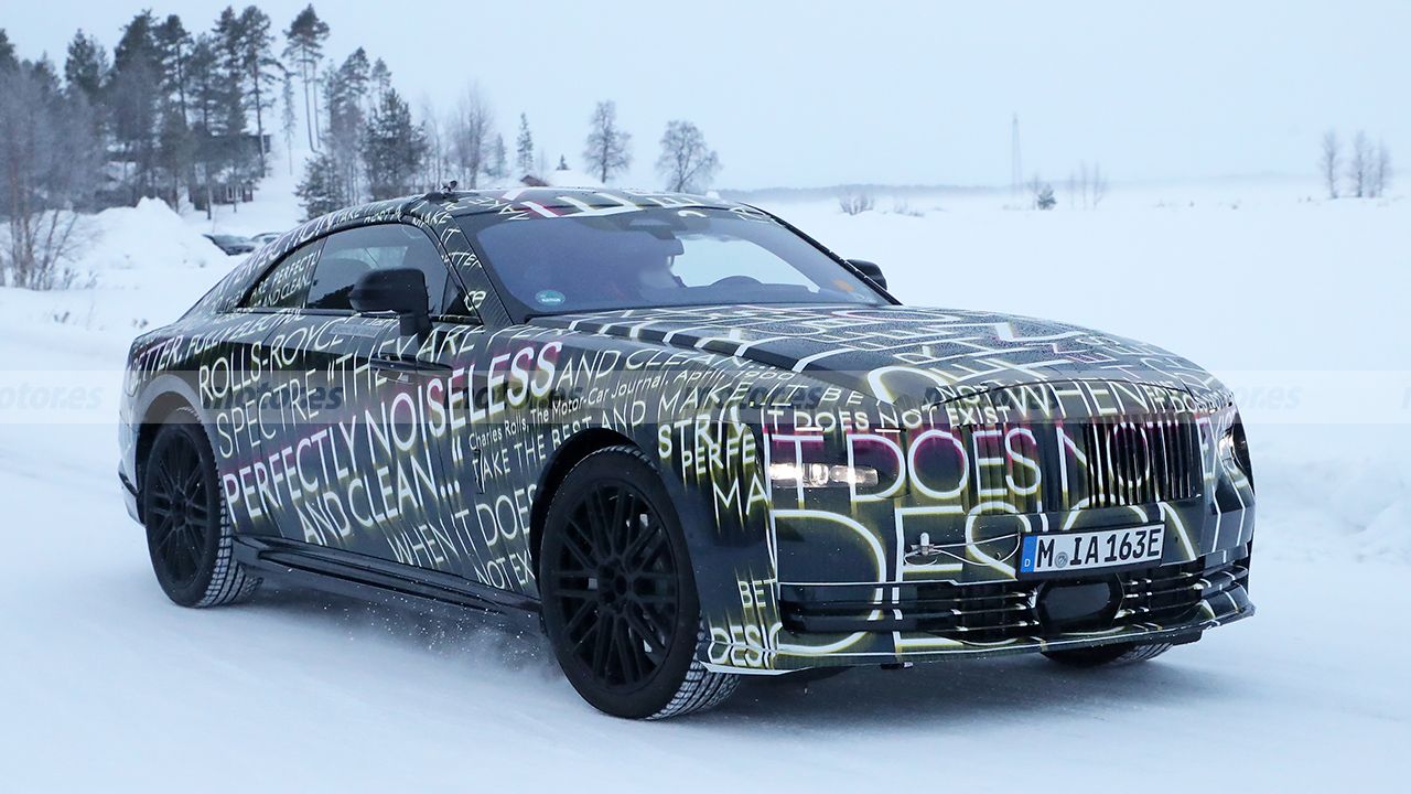 El nuevo Rolls-Royce Spectre pone a prueba su autonomía en el norte de Europa