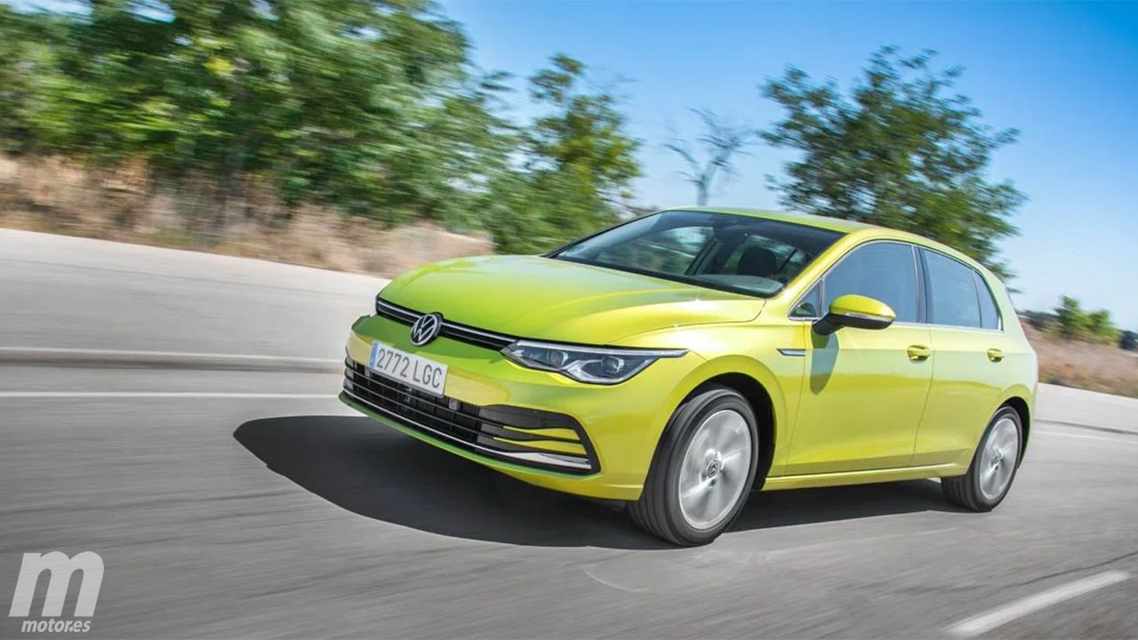 Alemania - Enero 2022: El Volkswagen Golf empieza el año con victoria