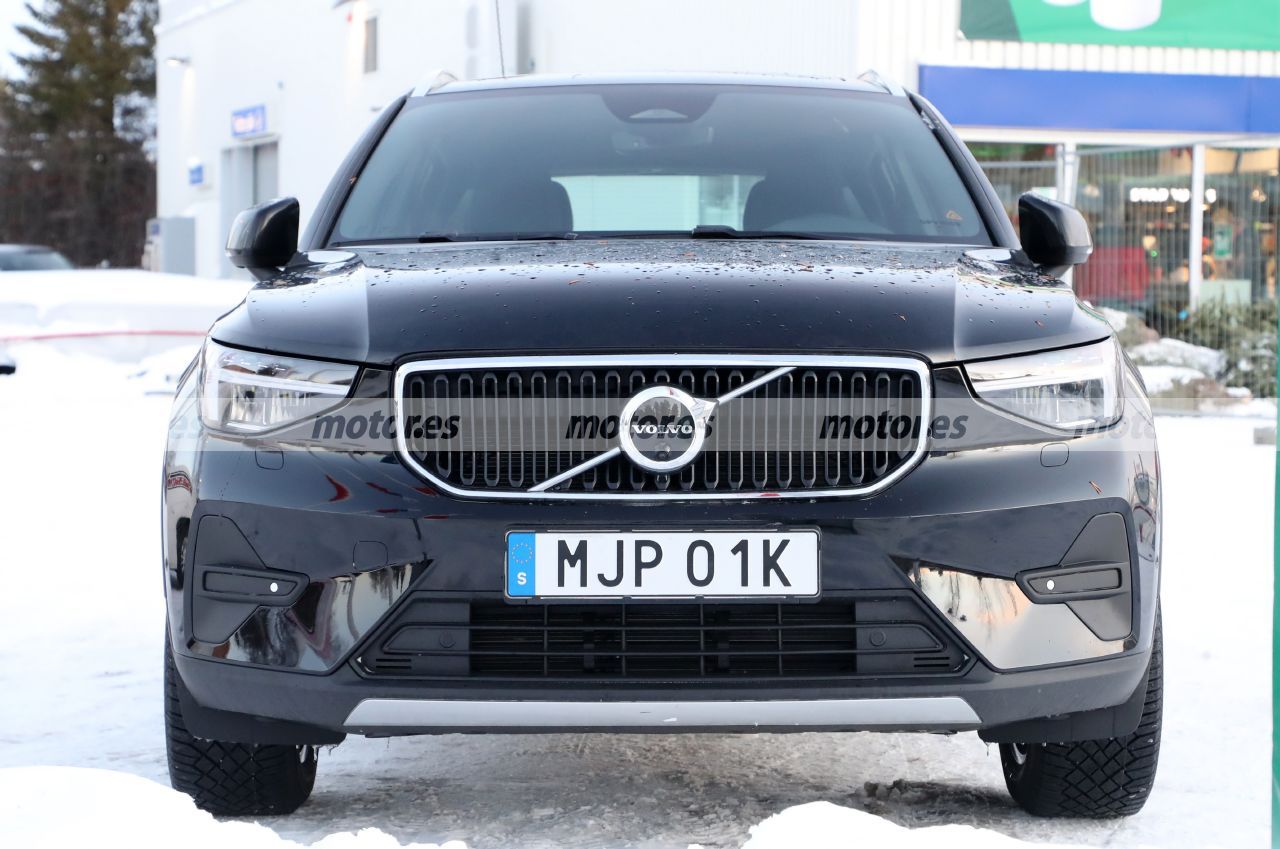 Cazado el Volvo XC40 Facelift 2022 con su nueva imagen al desnudo