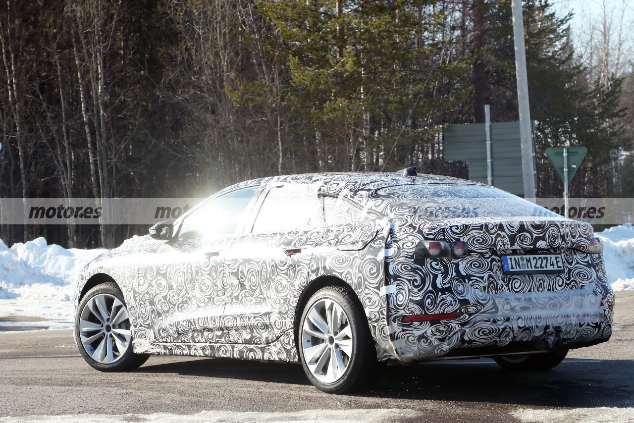 Foto espía Audi A6 Sportback e-tron 2024