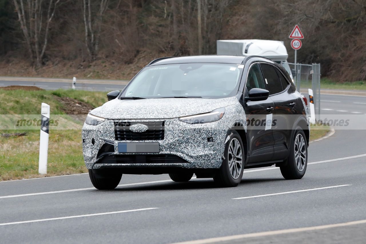 Fotos espía Ford Kuga Facelift 2023