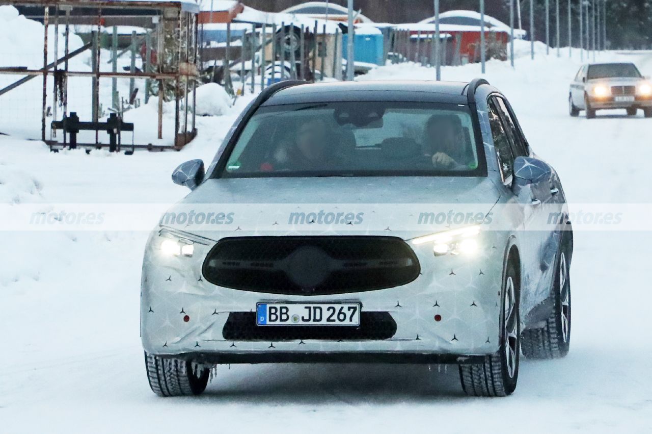 El Mercedes GLC 2022 se viste con un nuevo camuflaje en sus últimas fotos espía