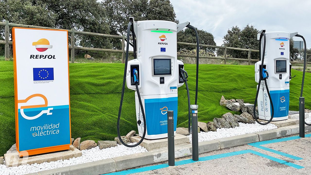 Estación de Repsol de puntos de recarga ultrarrápidos en Madrid