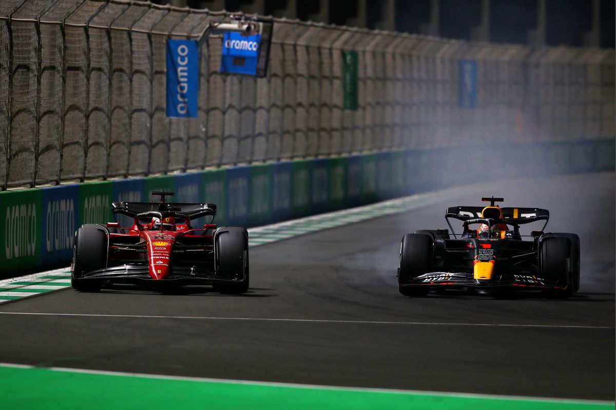 Así fue la intensa batalla final entre Leclerc y Verstappen por la victoria