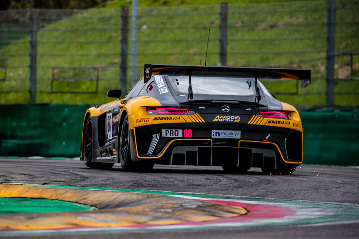 El Audi #32 Vanthoor, Van der Linde y Weerts conquista las 3 Horas de Imola