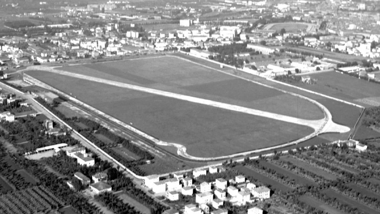 La historia del Aerautodromo de Módena