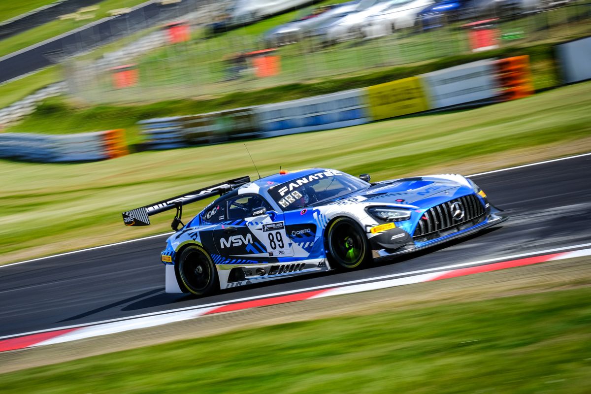 Marciello manda antes de la clasificación de la Sprint Cup en Brands Hatch