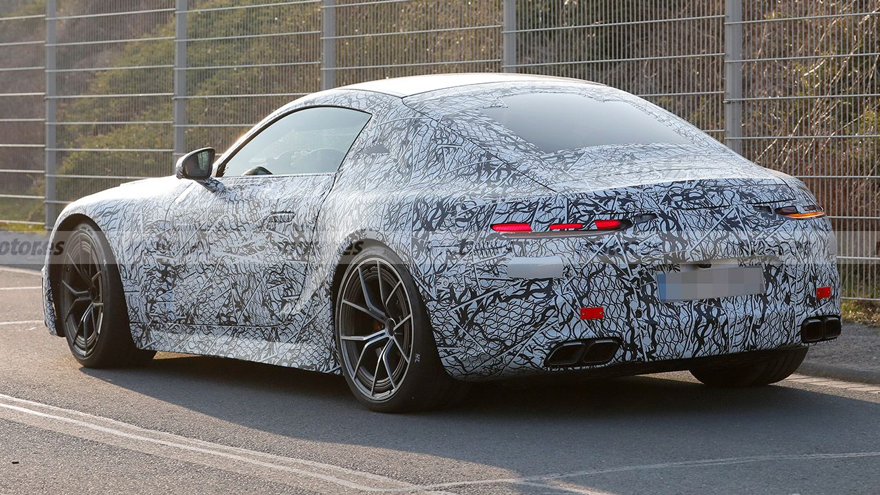 Mercedes-AMG GT 2023 - foto espía posterior