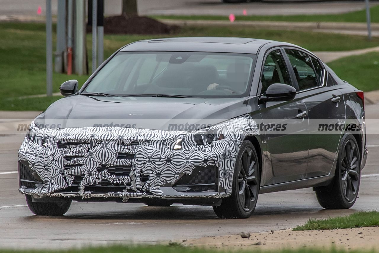 Cazado el Nissan Altima Facelift 2023 en USA, fotos espía del interior incluidas