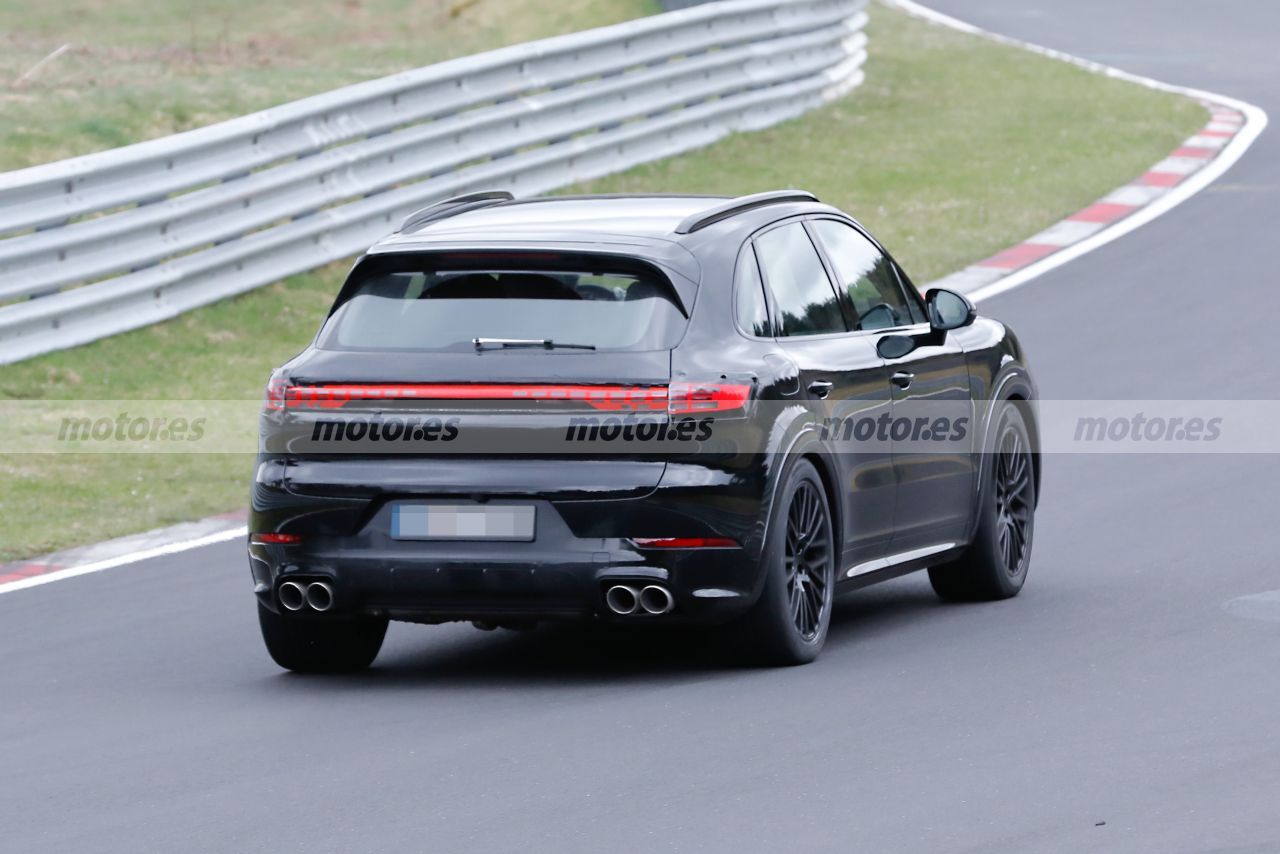 Fotos espía Porsche Cayenne Turbo Facelift 2023 en Nürburgring