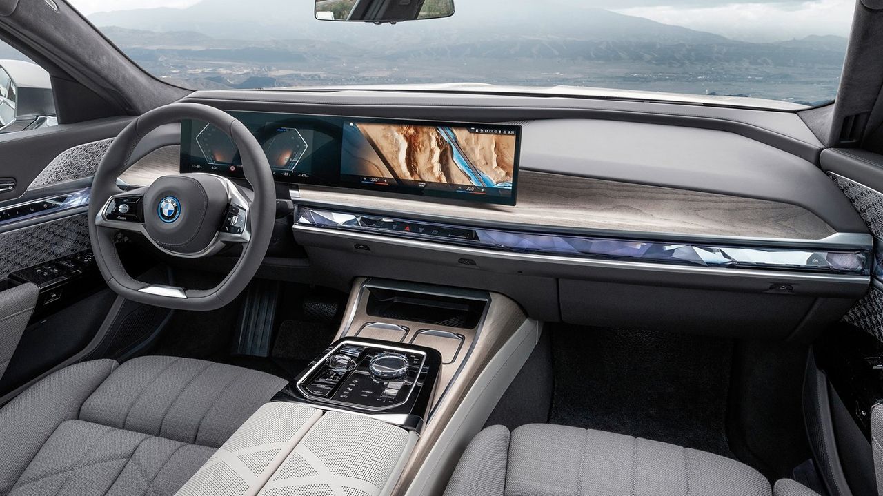 BMW i7 - interior