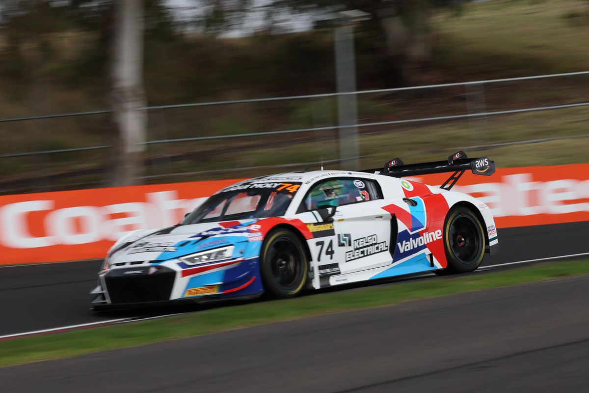 Chaz Mostert logra la pole de las 12 Horas de Bathurst con el Audi #65