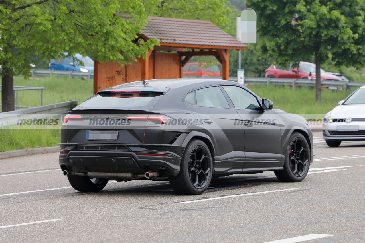 Fotos espía Lamborghini Urus Evo 2023