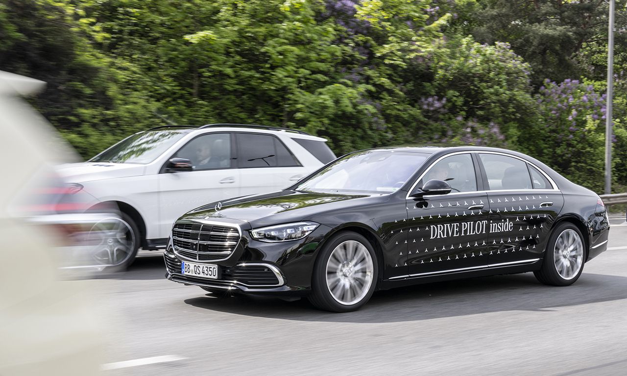 Los Mercedes Clase S y EQS estrenan el sistema autónomo Drive Pilot