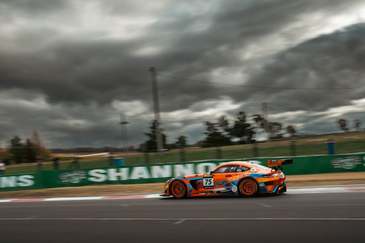 El Mercedes #75 liderado por Jules Gounon gana las 12 Horas de Bathurst