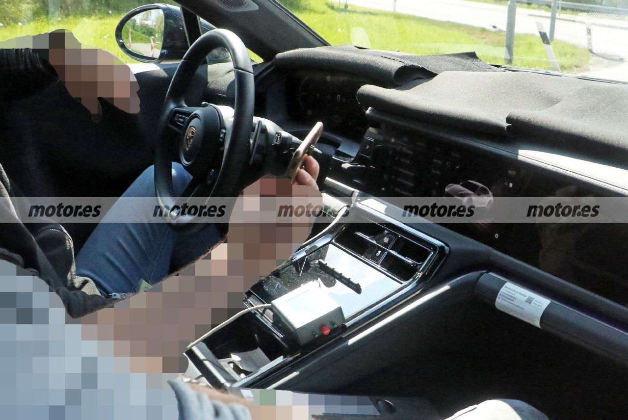 El interior del nuevo Porsche Panamera 2024 luce en fotos espía