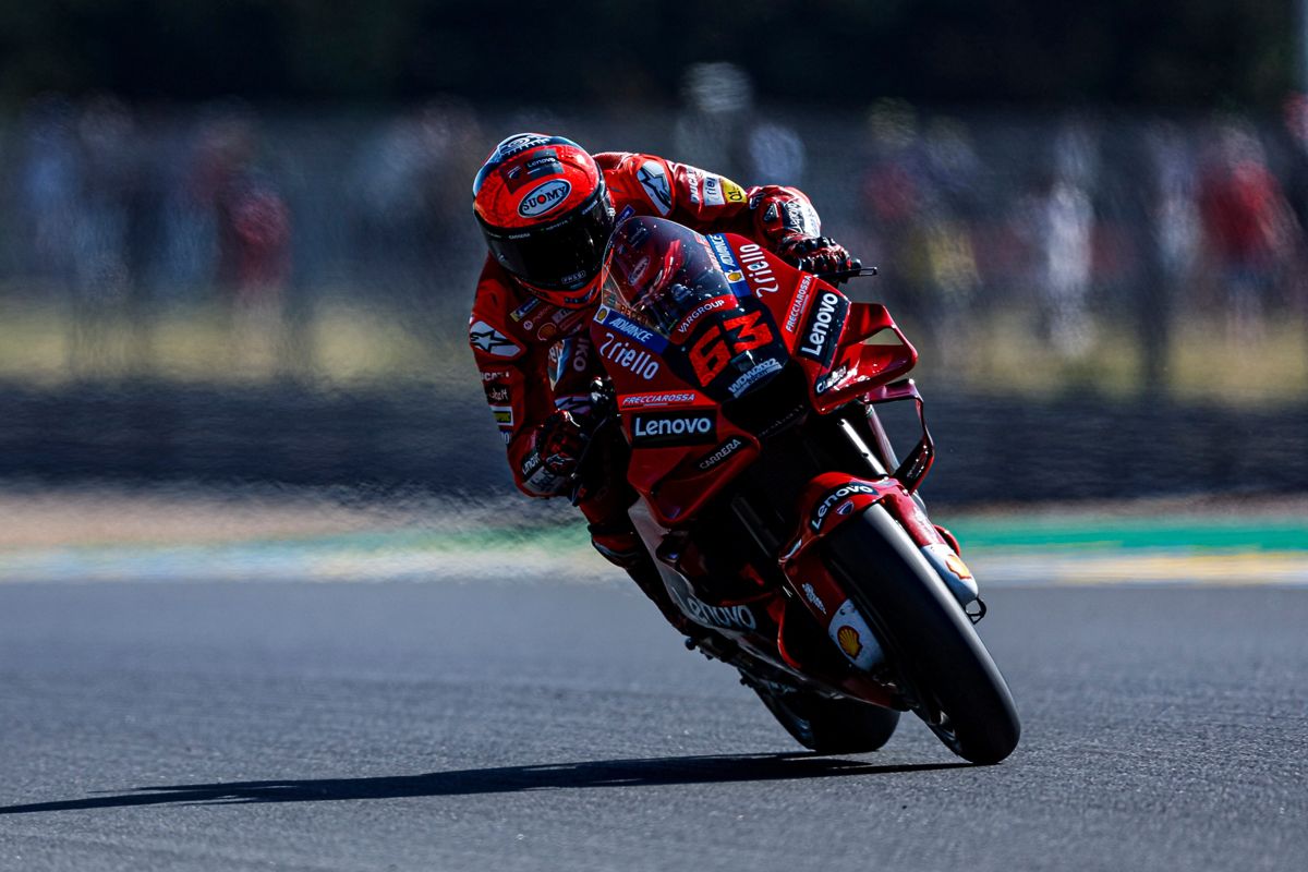 Pecco Bagnaia vuela en Le Mans y logra la pole del GP de Francia de MotoGP