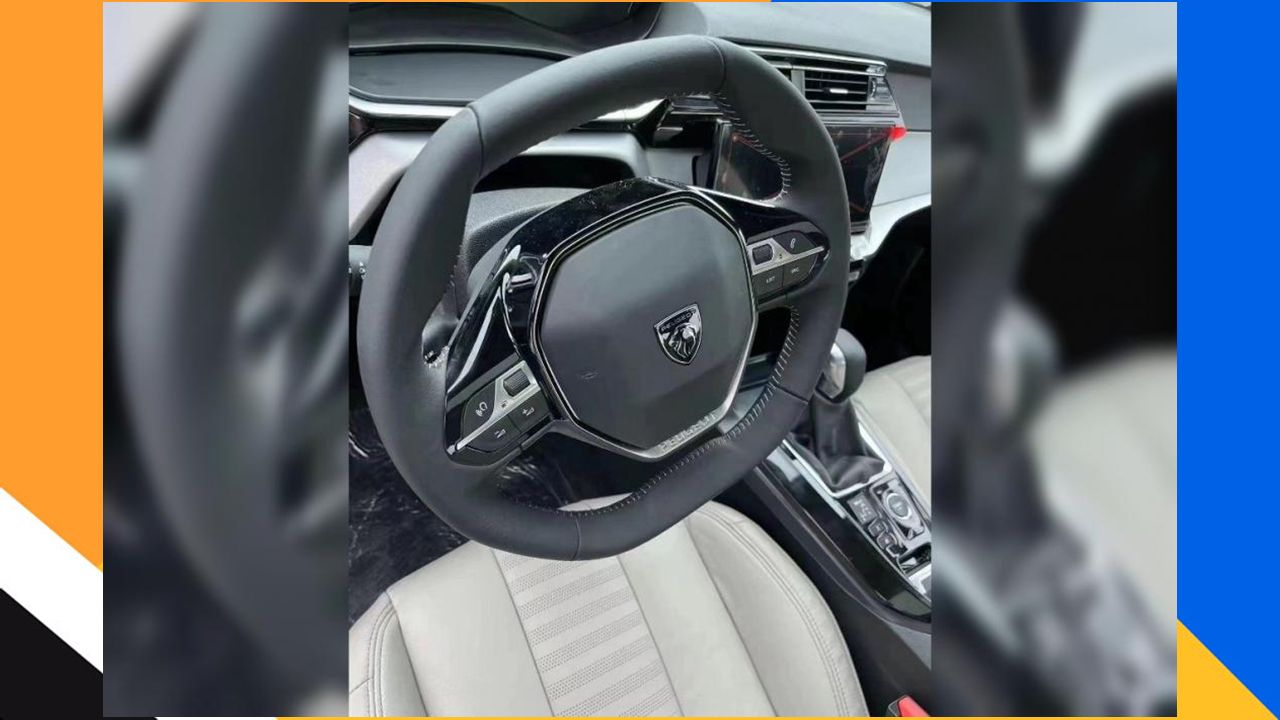 Peugeot 408 2022 - foto espía interior