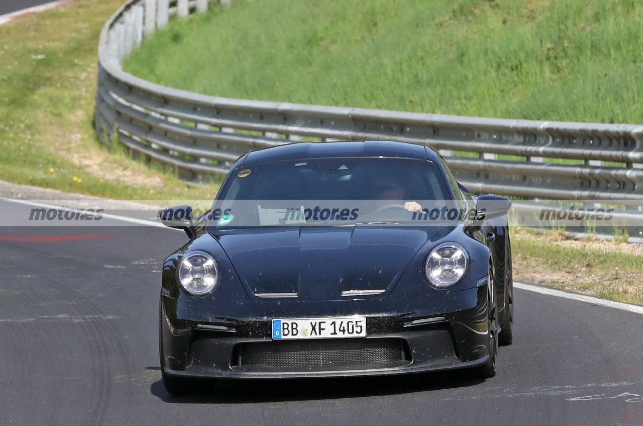 El nuevo Porsche 911 ST 2023 es cazado en fotos espía en Nürburgring