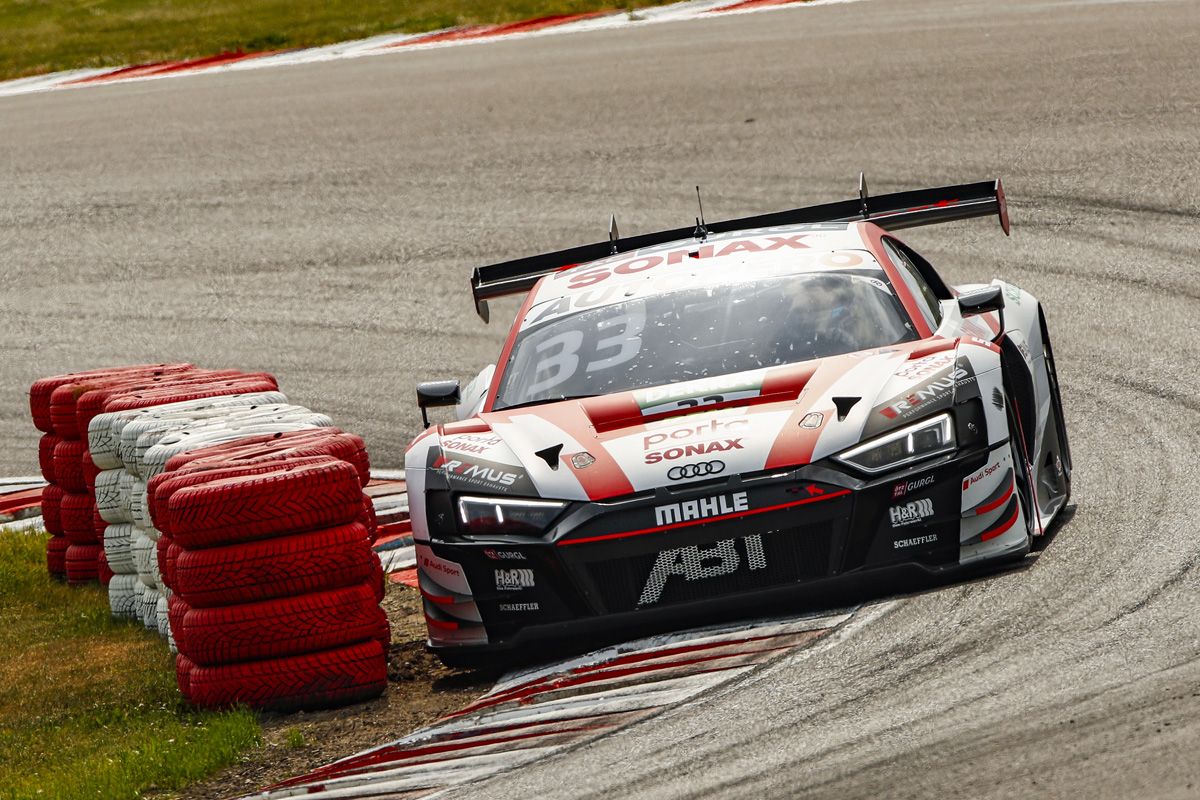 Sheldon Van der Linde logra la 'fogosa' segunda pole del DTM en Lausitzring