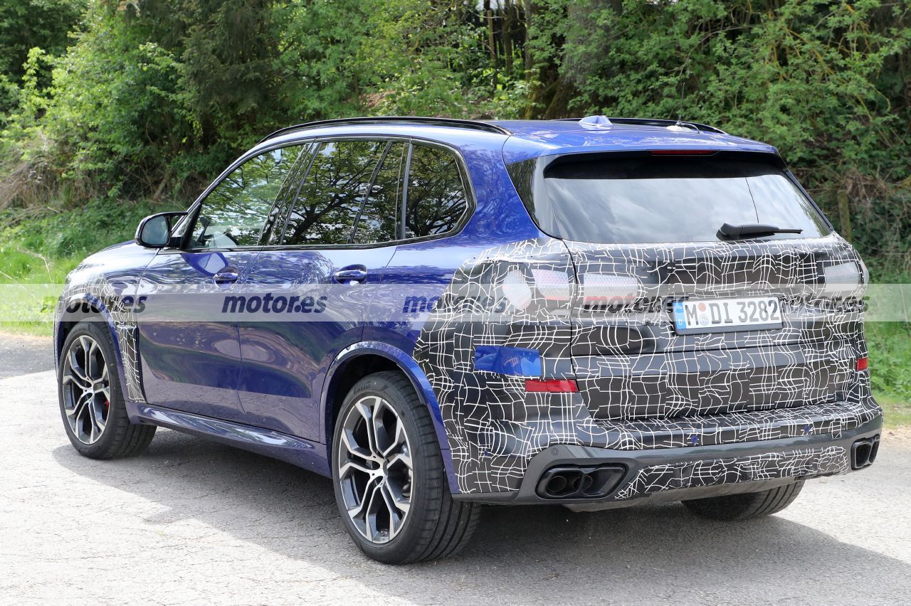 Fotos espía BMW X5 Facelift M60i 2023