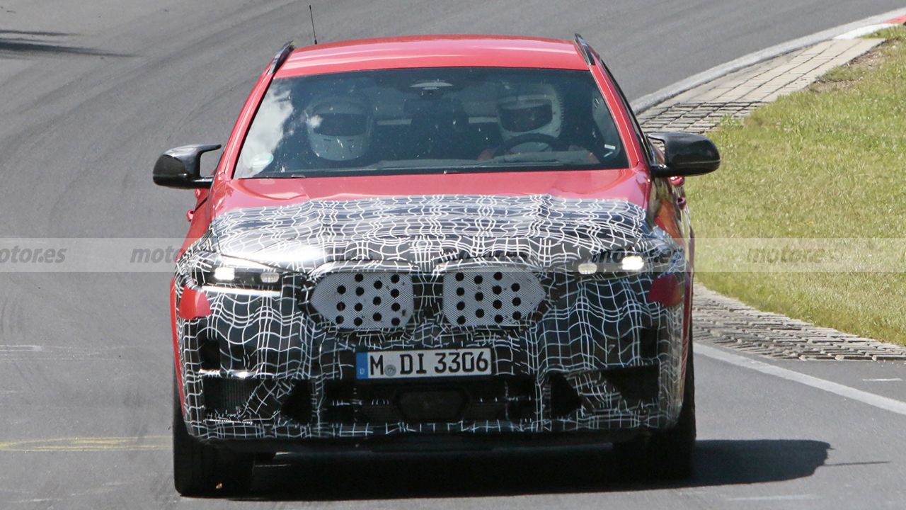 BMW X6 M 2023 - foto espía frontal