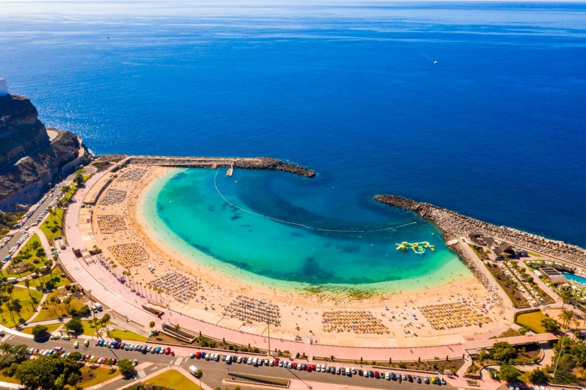 Consejos para evitar que la arena de playa estropee tu coche por dentro y por fuera