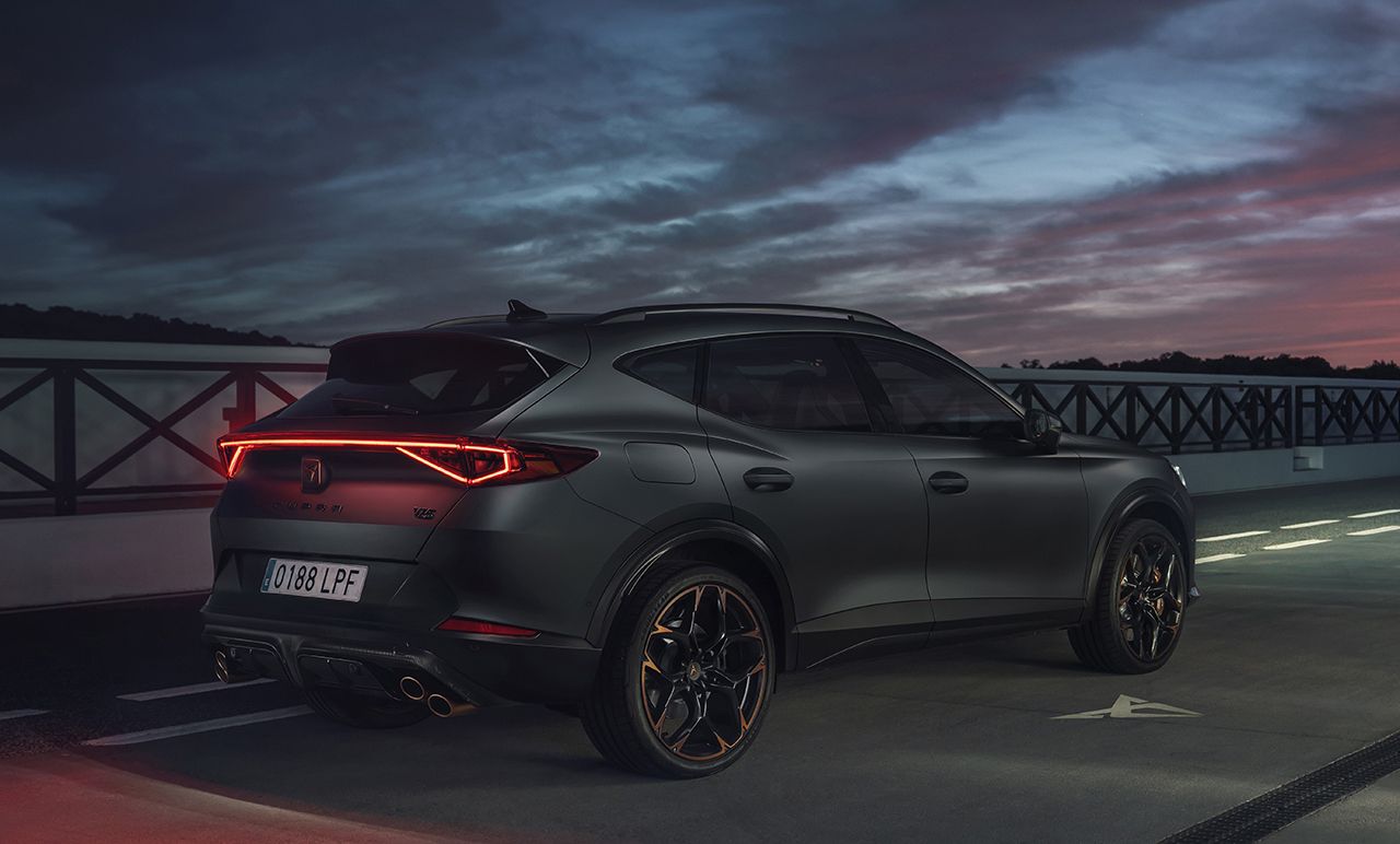 El CUPRA Formentor 2023 estrena los sofisticados faros Matrix LED