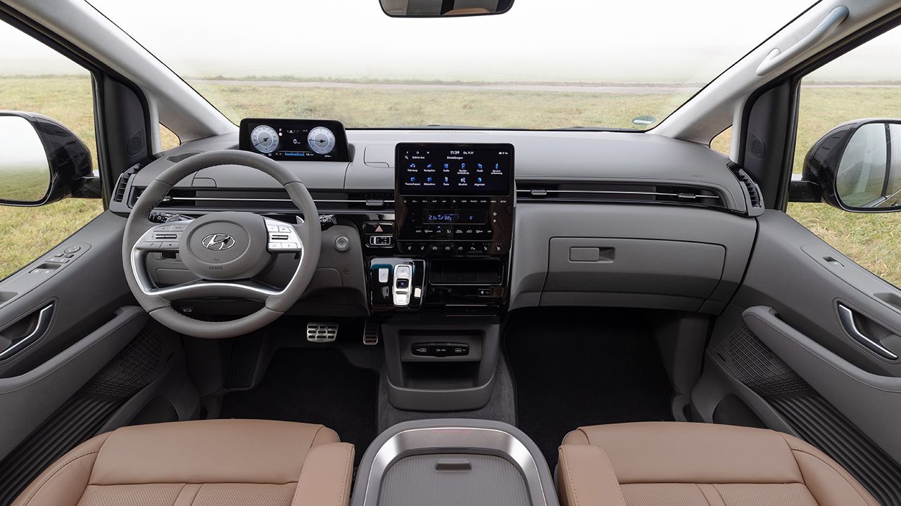 Hyundai Staria - interior