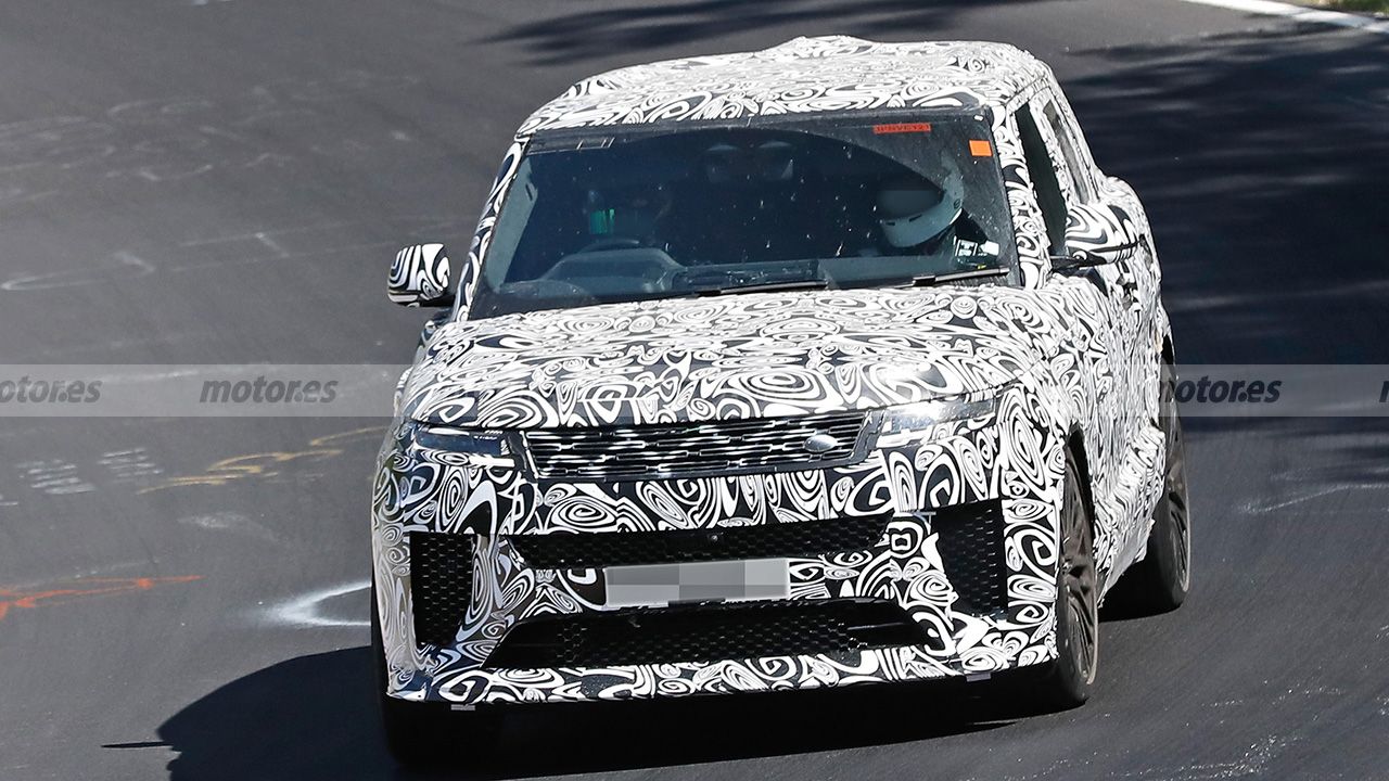 Range Rover Sport SVR 2023 - foto espía frontal