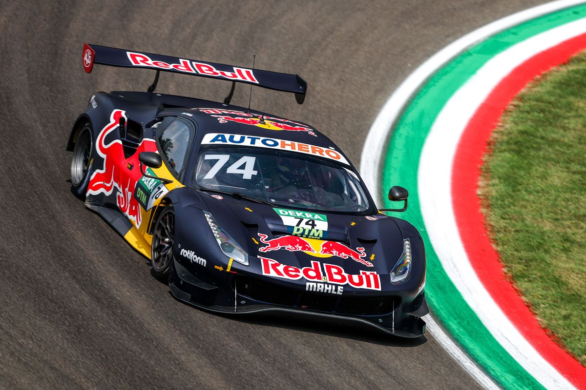 Ricardo Feller brilla en Imola y logra su primera pole en el DTM