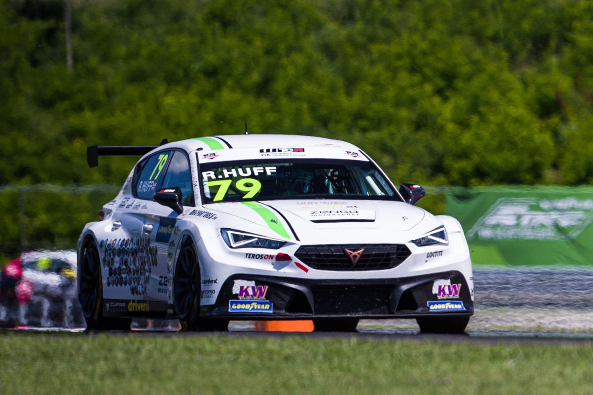 Santiago Urrutia gana la segunda manga del WTCR en Hungaroring