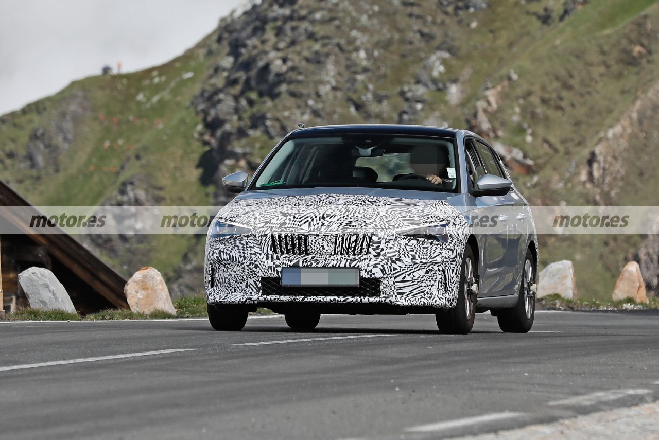 El Skoda Scala Facelift reaparece en fotos espía en los Alpes