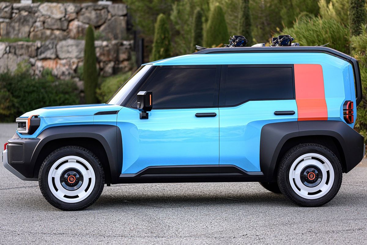 Toyota Compact Cruiser EV - lateral