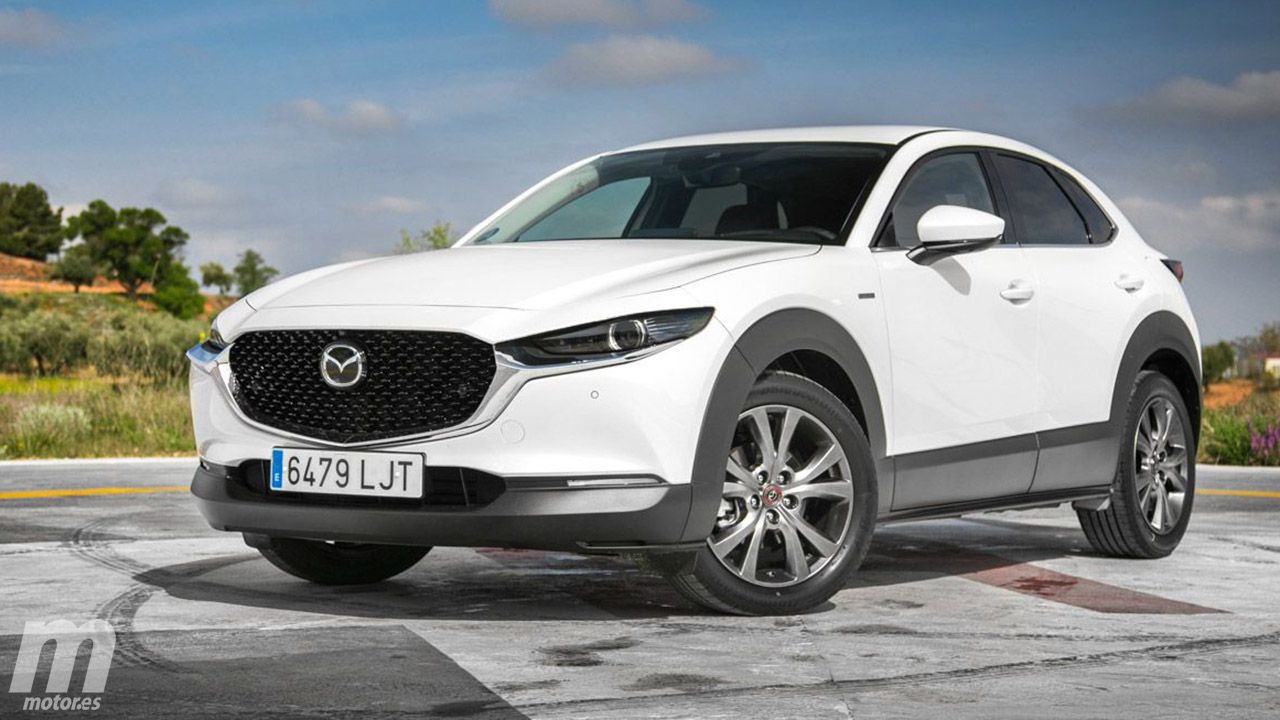 Colombia - Mayo 2022: El Mazda CX-30 a la caza de la victoria