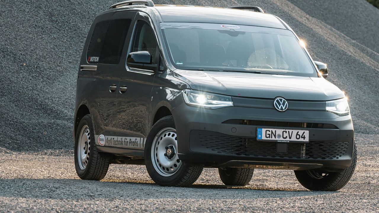 Los Volkswagen Caddy y Ford Tourneo Connect se convierten en todoterrenos