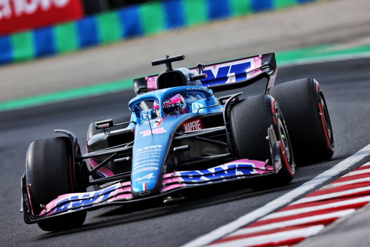 Alonso celebra su cumpleaños a la espera de lluvia en clasificación: «Quién sabe...»