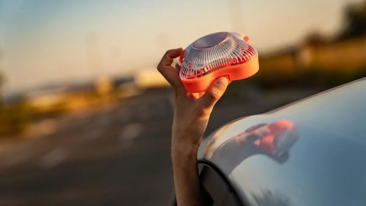 Balizas de emergencia con geolocalización Flash LED: la seguridad en carretera que viene