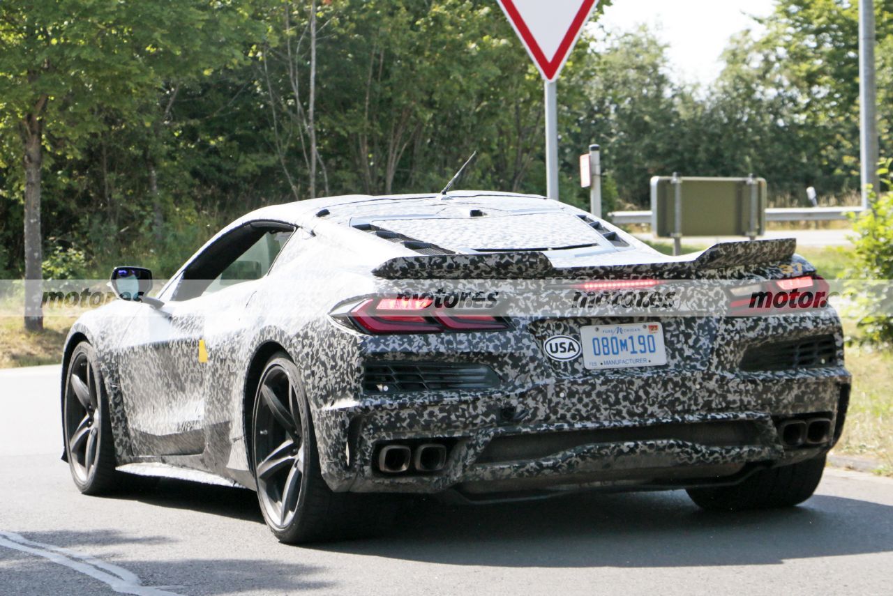 Fotos espía Corvette E-Ray 2023 en Nürburgring